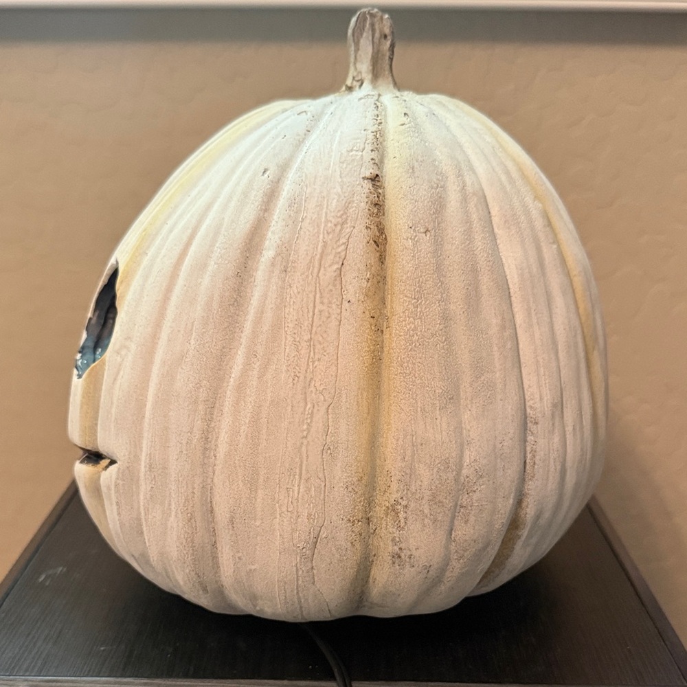 White Pumpkin Halloween Decor - Picture 4 of 12